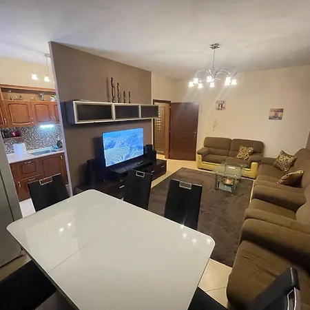 Apartment Family 1 *